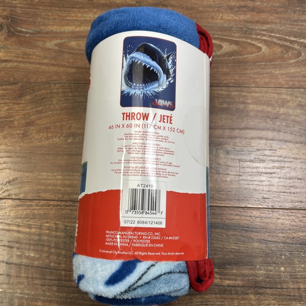 Franco JAWS 46x60 Inch Micro-Plush Throw Blanket Shark Universal Studios NEW - Picture 6 of 7